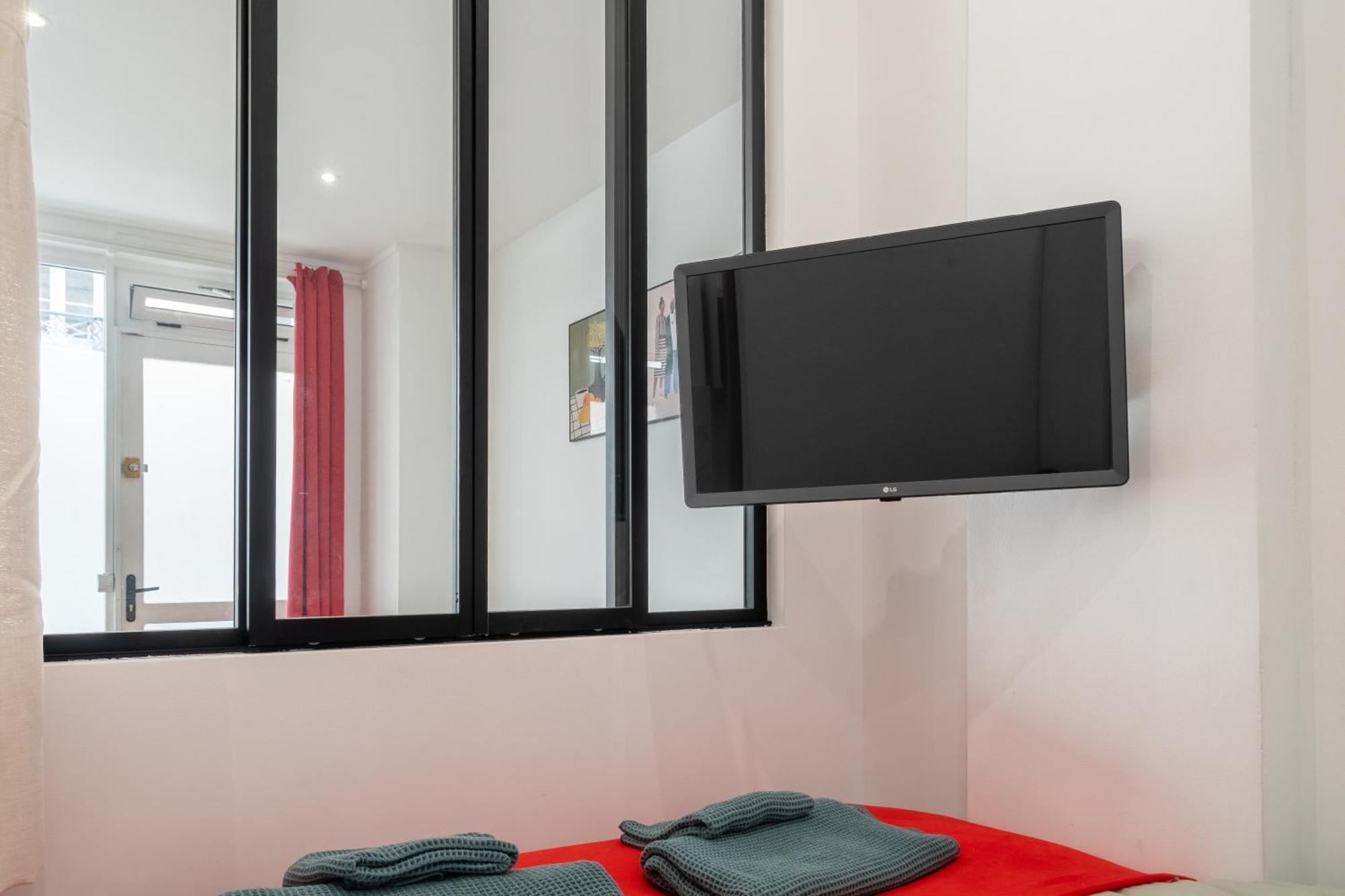 Lavie Maison Eiffel Ac Hot Tub Paris Exteriör bild