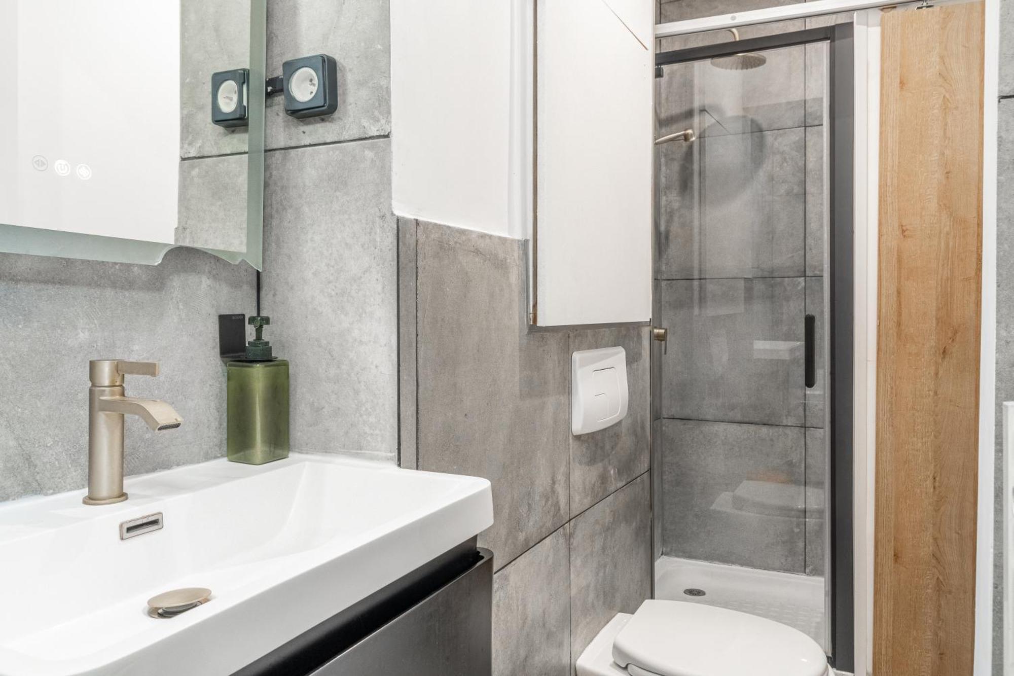 Lavie Maison Eiffel Ac Hot Tub Paris Exteriör bild